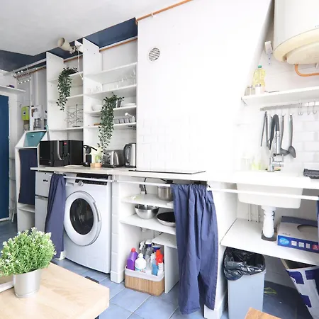Quartier Republique Free Netflix Appartement Parijs