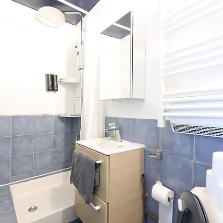 Quartier Republique Free Netflix Paříž