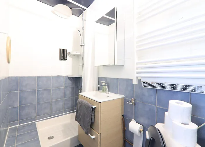 Quartier Republique Free Netflix Paris